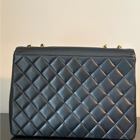 CHANEL Classic Flap Maxi Chain Shoulder Bag Black Lambskin - Picture 3 of 7